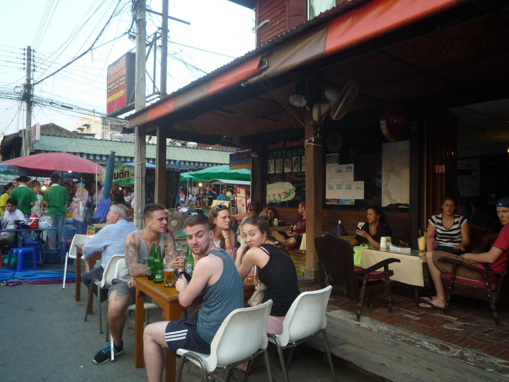 Noom Guesthouse Lopburi Kültér fotó